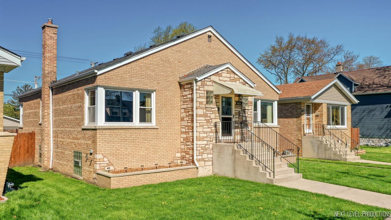 4424 Joliet Ave., Lyons, IL 60534