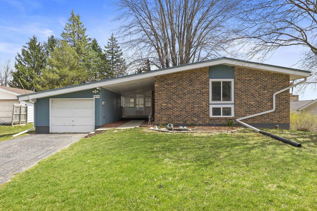 1625 Meadowbrook Ln., Freeport, IL 61032