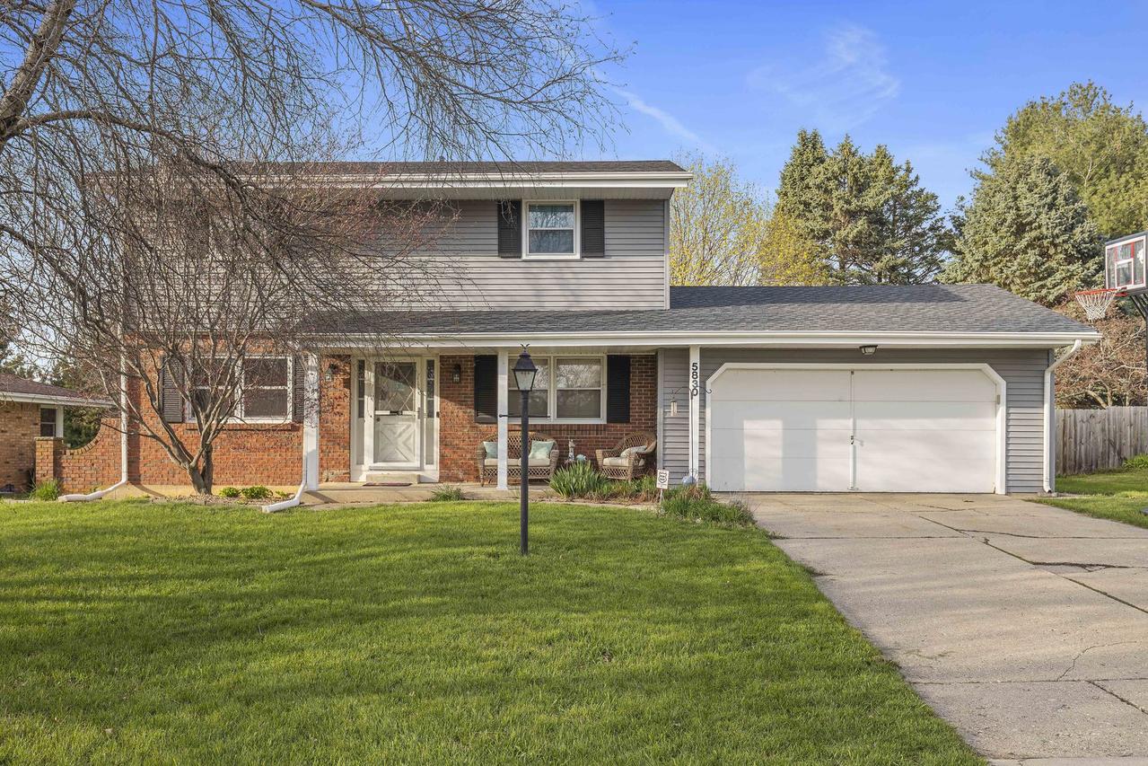 5830 Weymouth Dr., Rockford, IL 61114