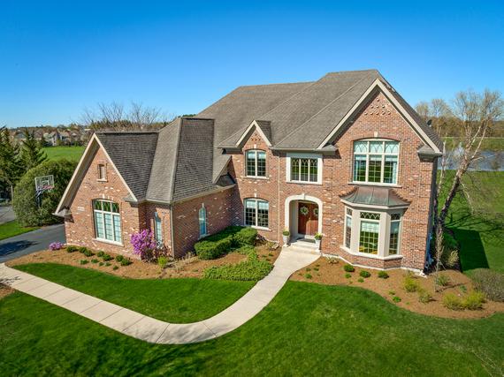 40W258 Ralph Waldo Emerson Ln., St. Charles, IL 60175