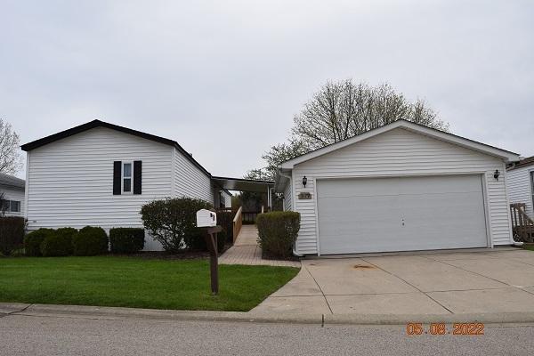 3179 Patricia Ln., Park City, IL 60085
