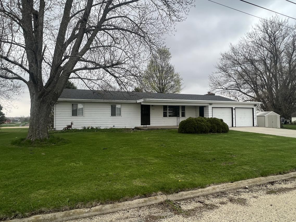 225 Ridge St., German Valley, IL 61039