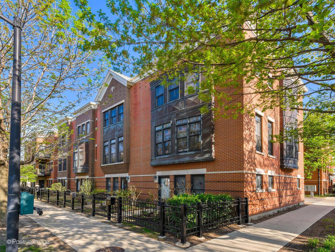 819 W 14th Pl., Chicago, IL 60608