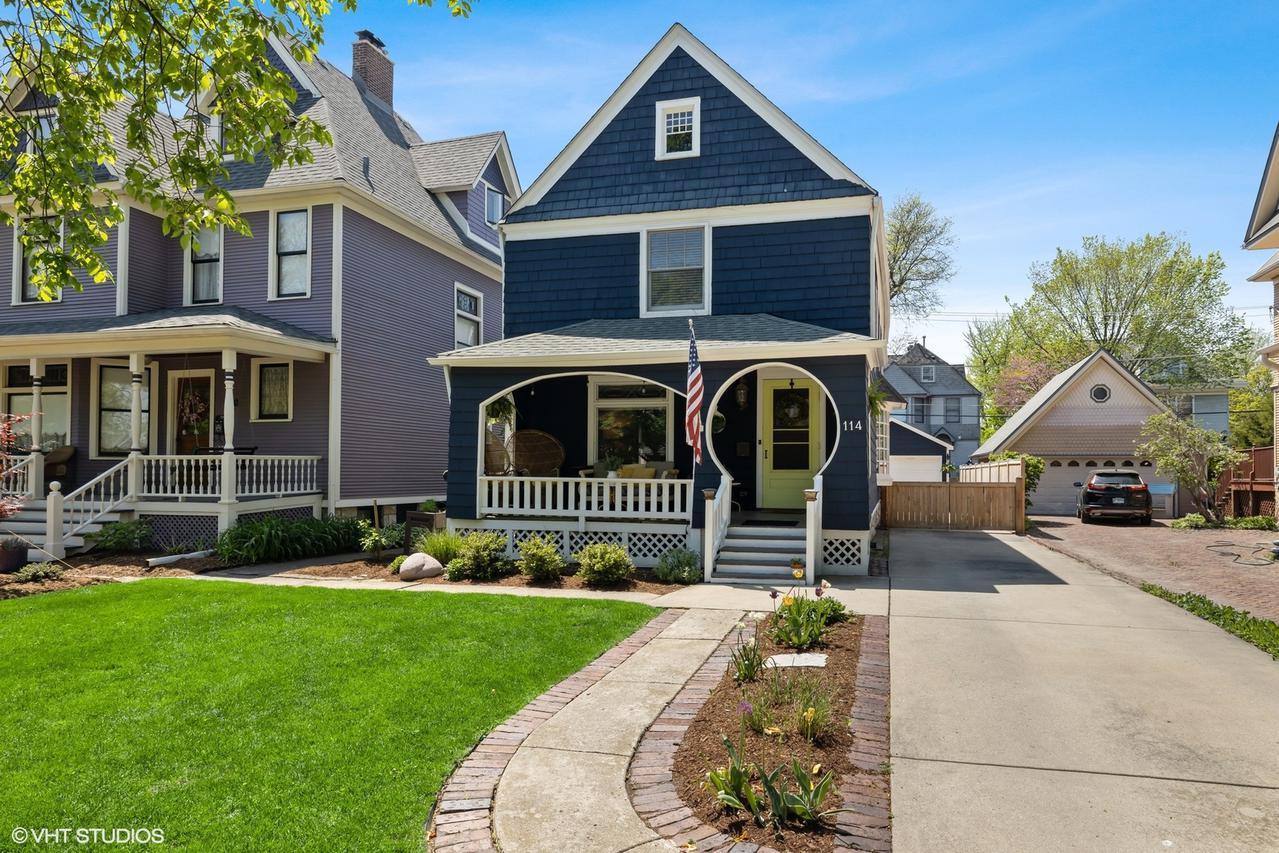 114 N Kensington Ave., La Grange, IL 60525
