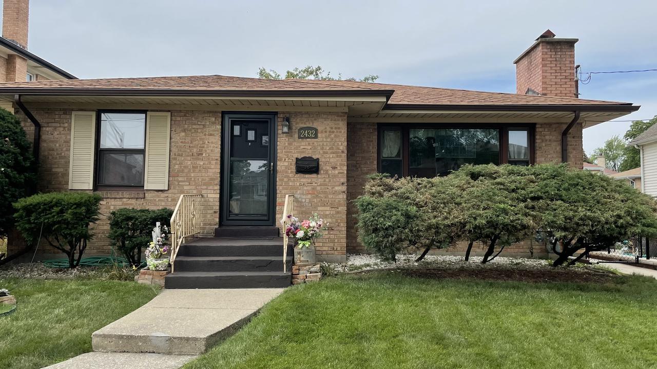 2432 N 79th Ave., Elmwood Park, IL 60707