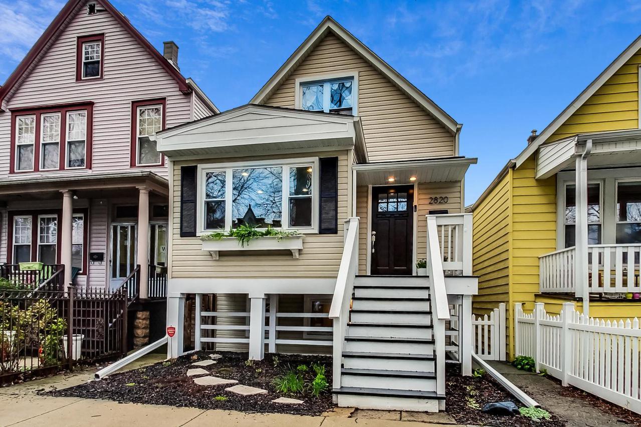 2820 N Whipple St., Chicago, IL 60618