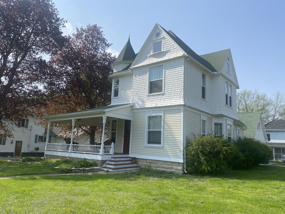 209 E North St., Walnut, IL 61376