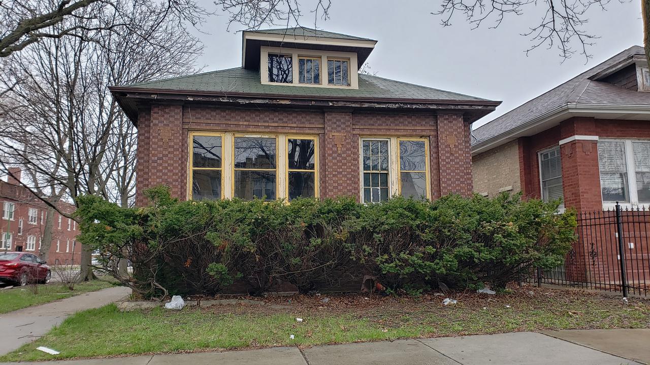 6158 S Francisco Ave., Chicago, IL 60629