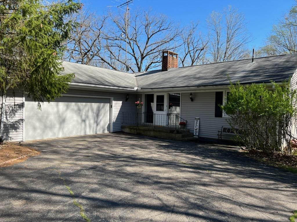 27 Carribean Dr., Putnam, IL 61560