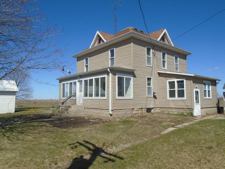 2324 Reynolds Rd., Ashton, IL 61006