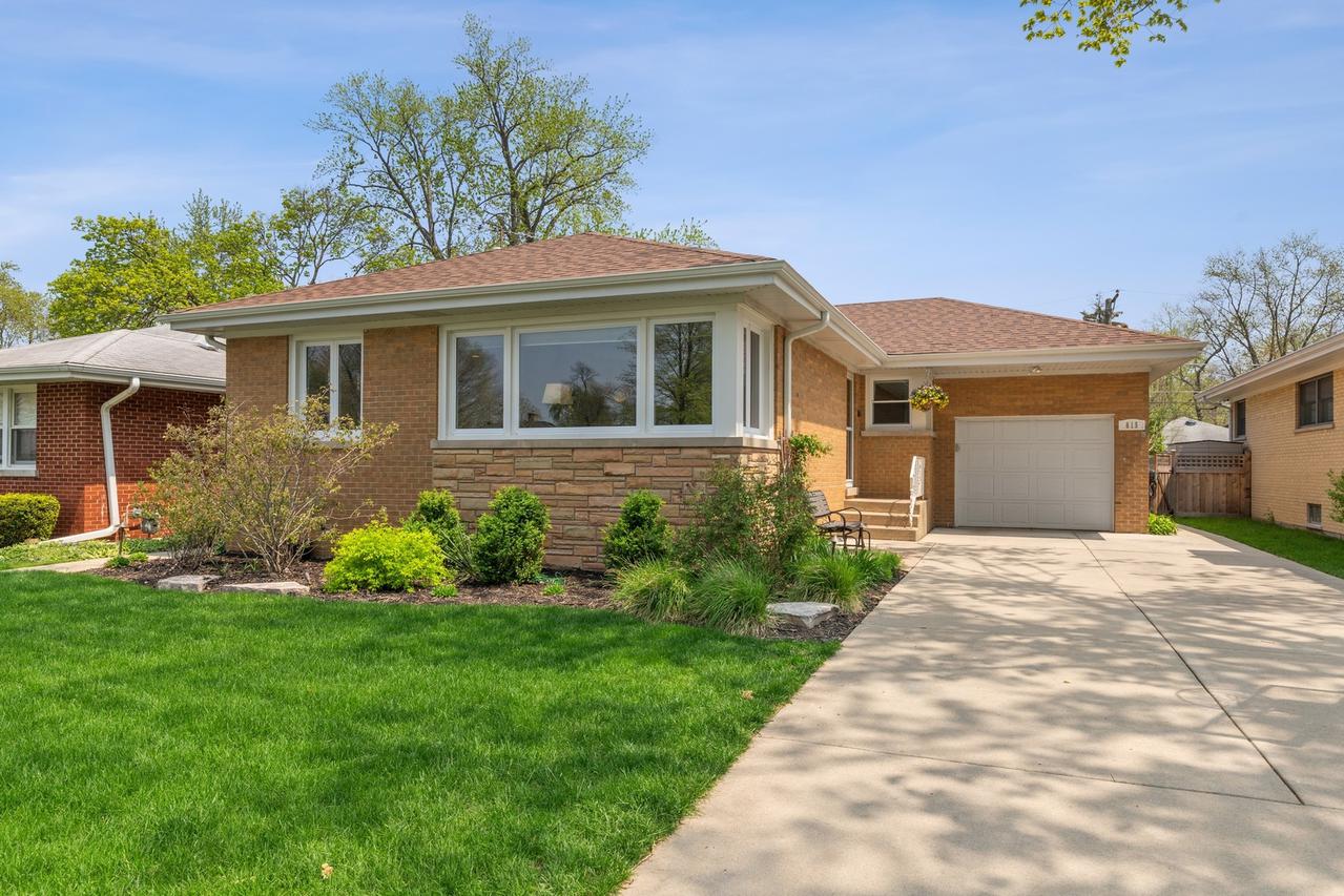 615 Forestview Ave., Park Ridge, IL 60068