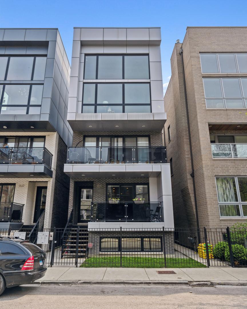 1541 W Fry St. #1, Chicago, IL 60642