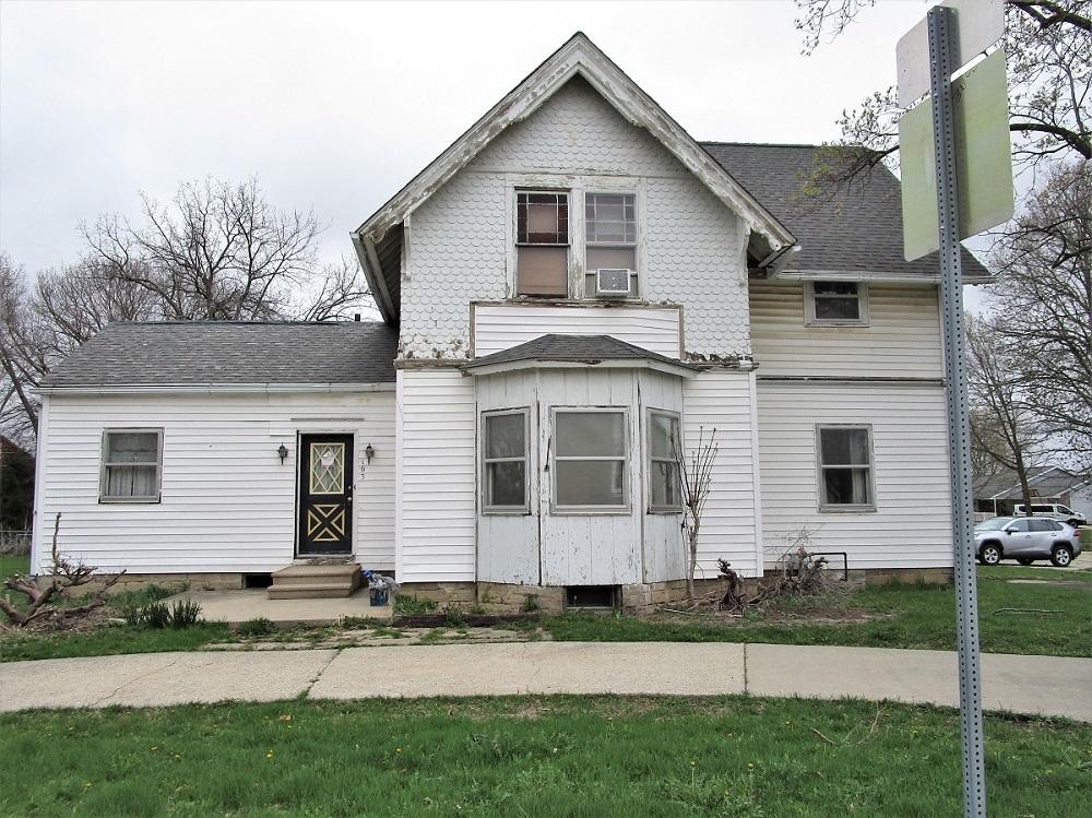 103 W Lincoln Hwy., Franklin Grove, IL 61031