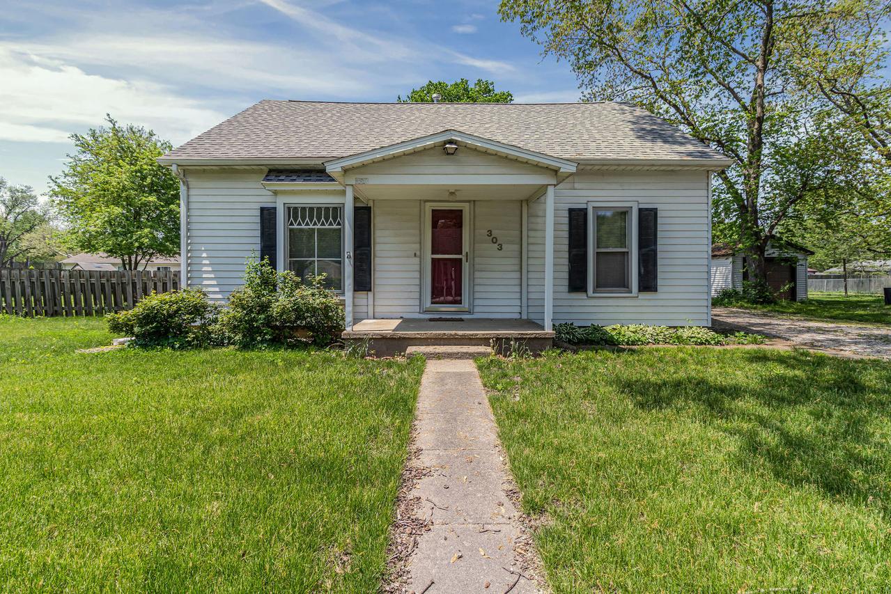 303 Stout St., St. Joseph, IL 61873