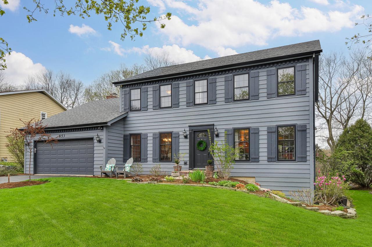 853 Huntleigh Dr., Naperville, IL 60540