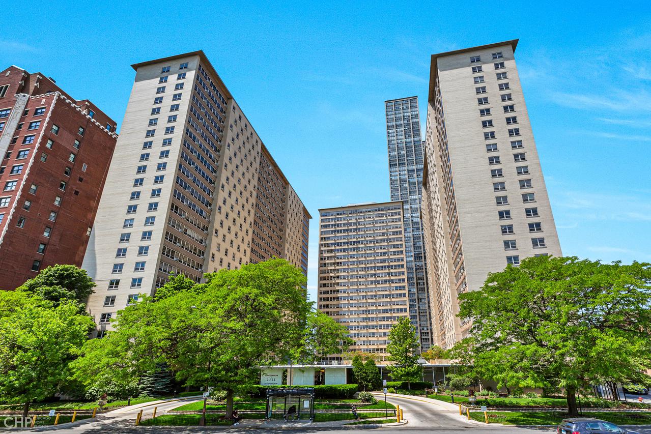 3950 N Lake Shore Dr. #611, Chicago, IL 60613
