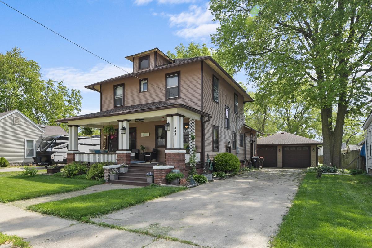 447 S State St., Monticello, IL 61856