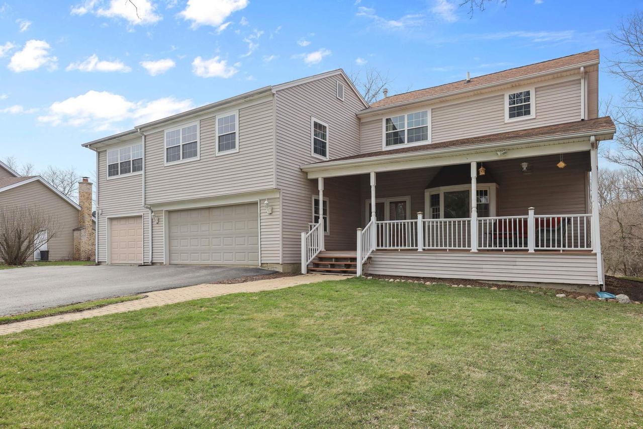 709 Hunters Way, Fox River Grove, IL 60021