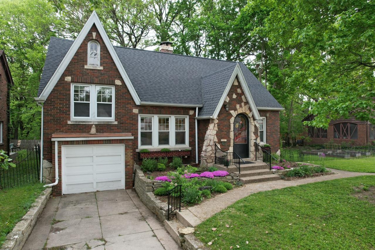 2637 W Moss Ave., Peoria, IL 61604