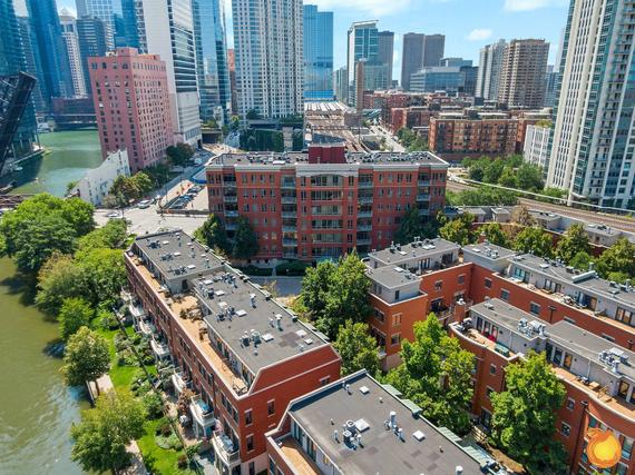 400 N Clinton St. #708, Chicago, IL 60654