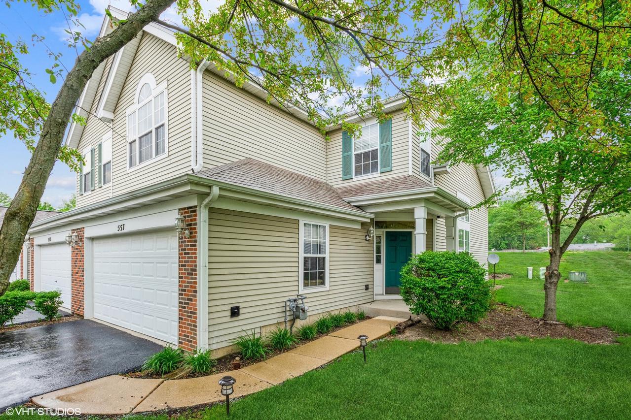 557 Springwood Ct., East Dundee, IL 60118
