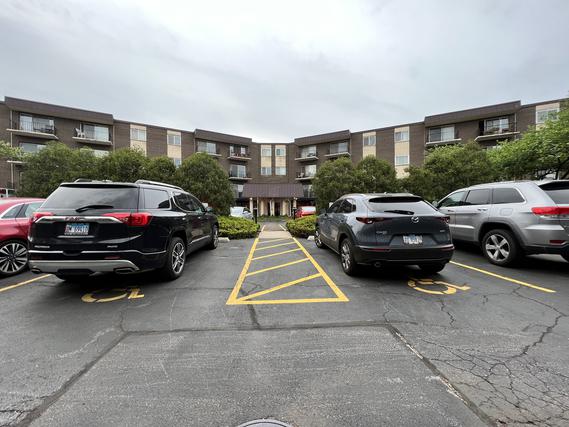 9820 S Pulaski Rd. #314, Oak Lawn, IL 60453