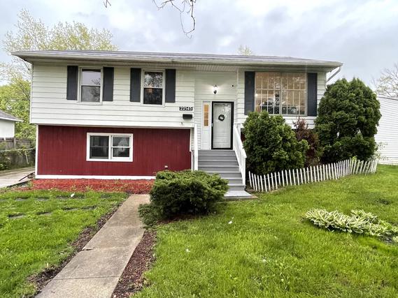 22543 Theodore Ave., Sauk Village, IL 60411