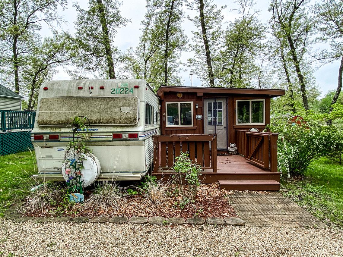 5/482 Woodhaven Lakes, Sublette, IL 61367