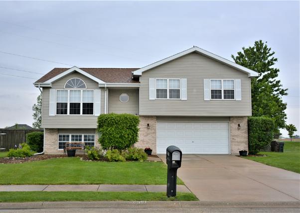 460 Leahy Cir., Manteno, IL 60950