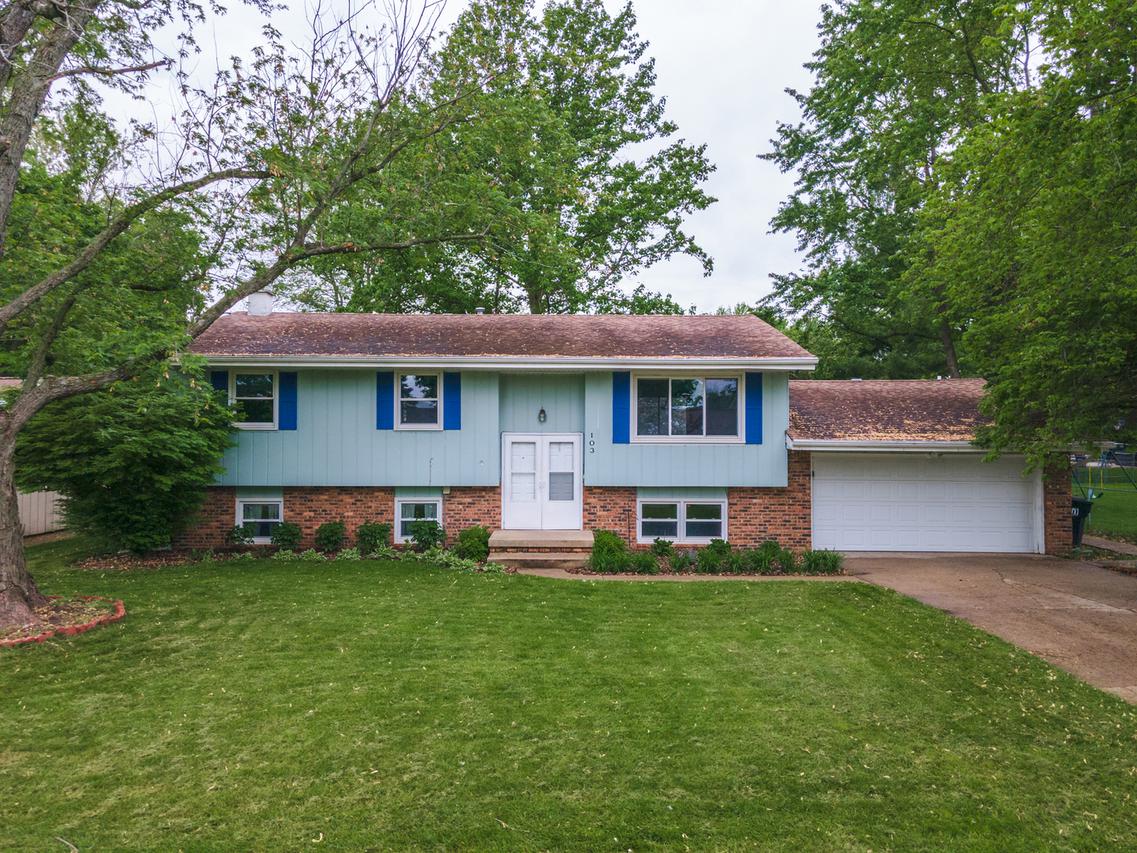 103 Rebecca Ln., Normal, IL 61761