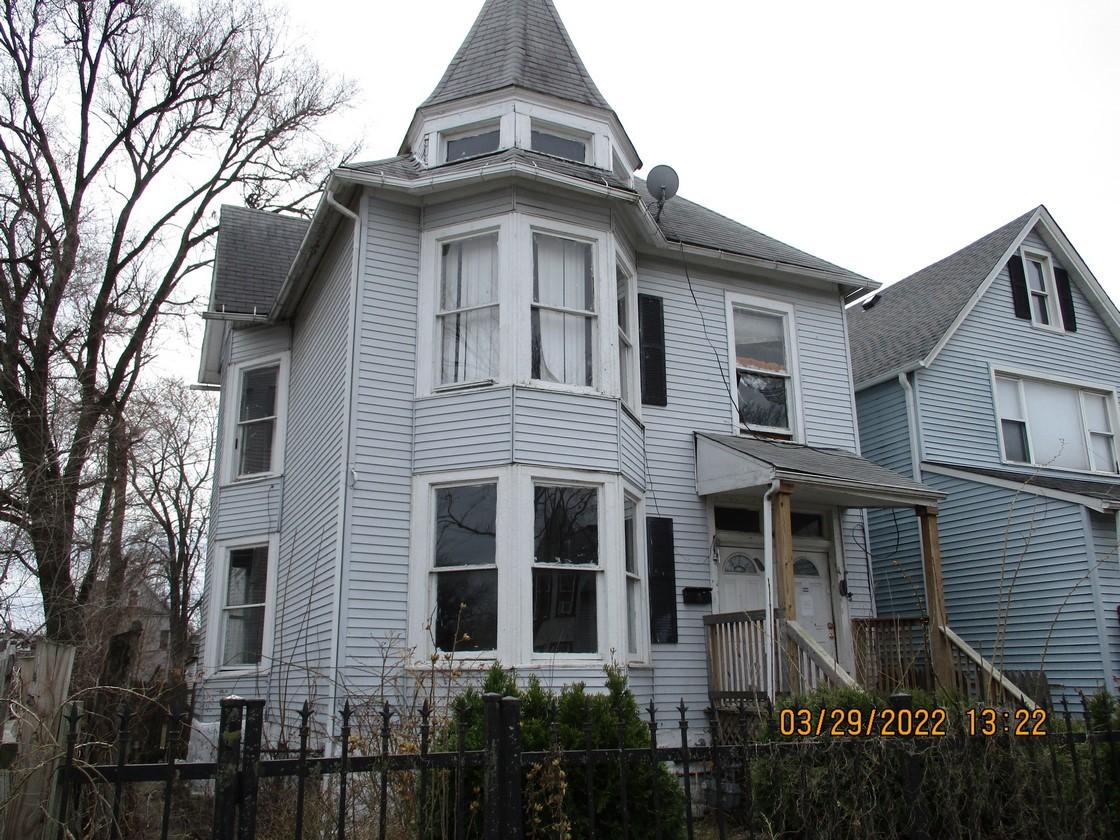 5233 W Ohio St., Chicago, IL 60644