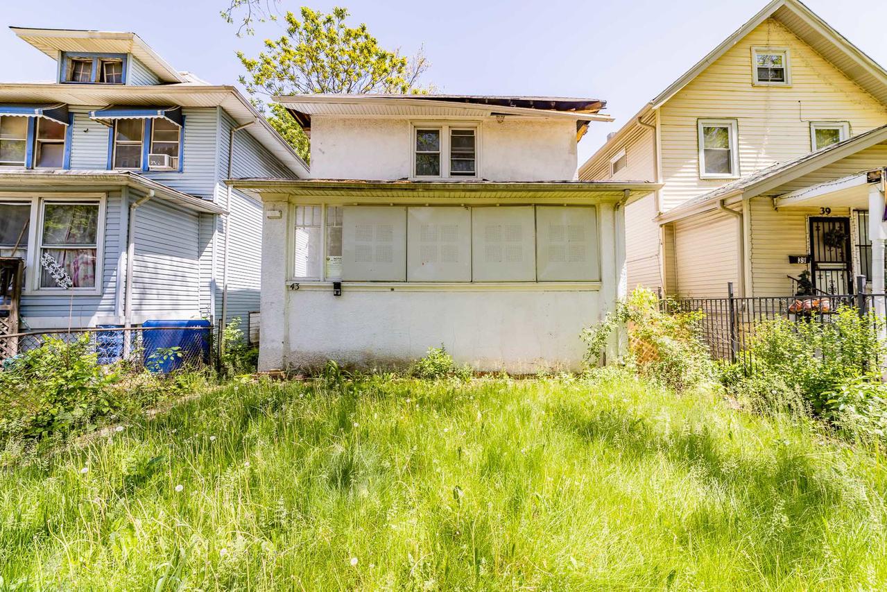 43 N Pine Ave., Chicago, IL 60644
