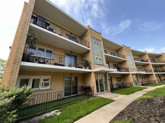 10312 S Pulaski Rd. #202A, Oak Lawn, IL 60453