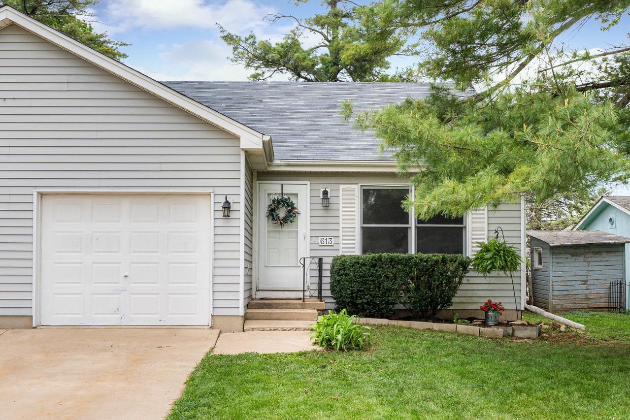 613 Willow St., Maple Park, IL 60151