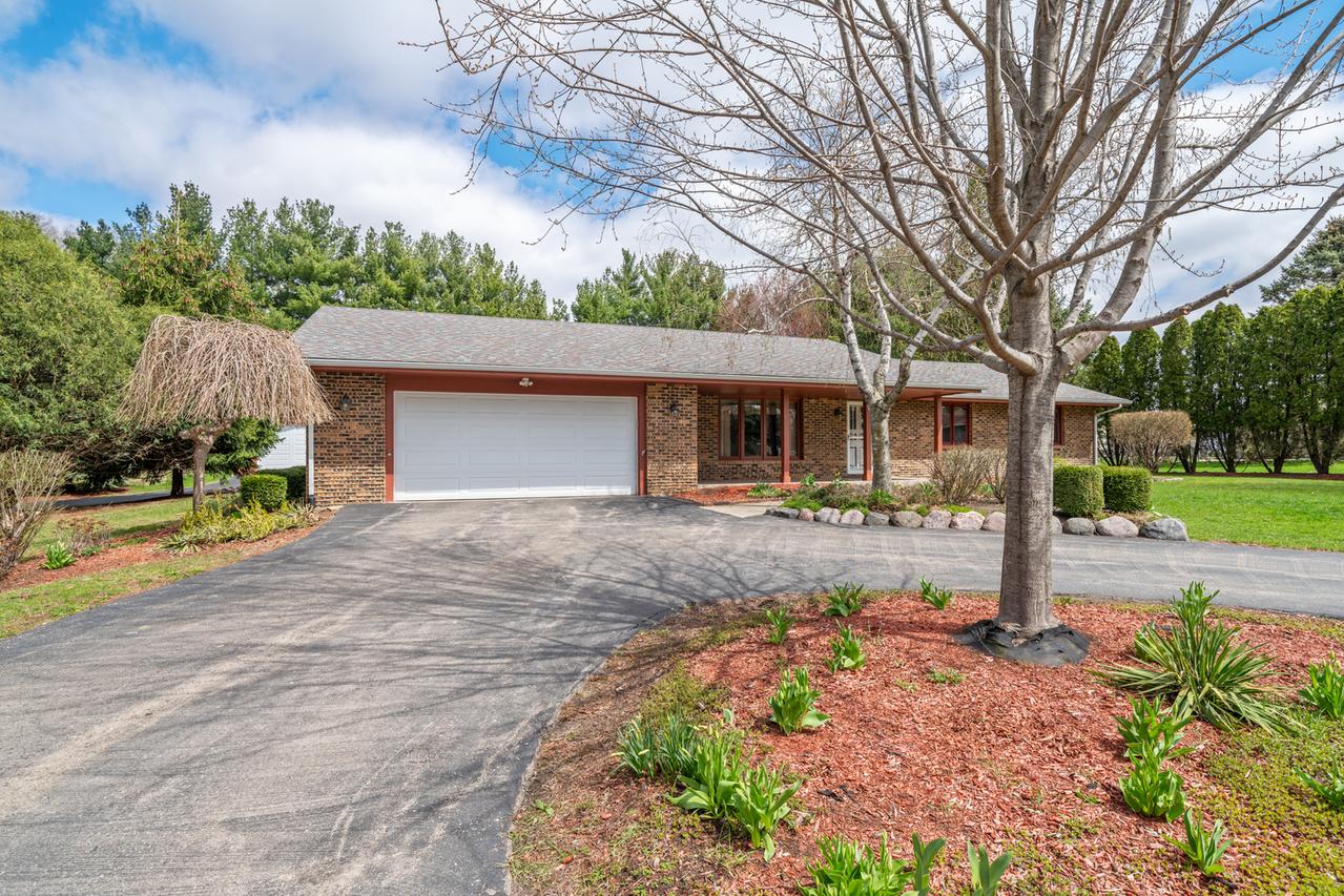 5316 Port Dr., Roscoe, IL 61073
