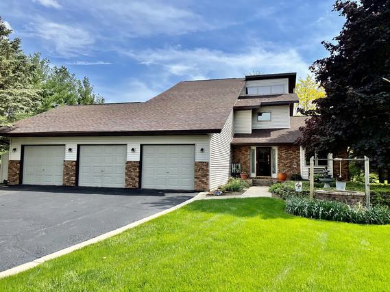 39W131 Chisholm Tr., Elgin, IL 60124