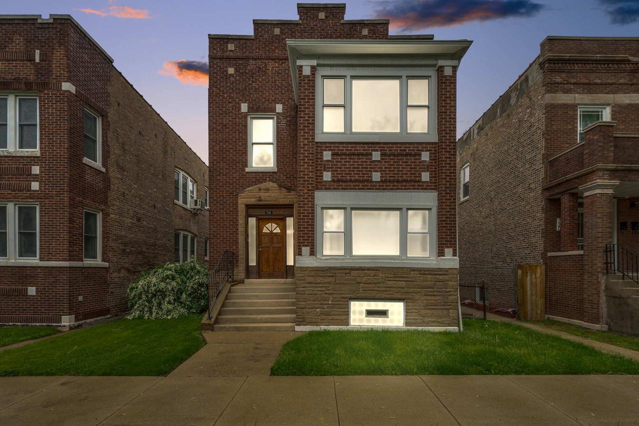 716 E 92nd St., Chicago, IL 60619