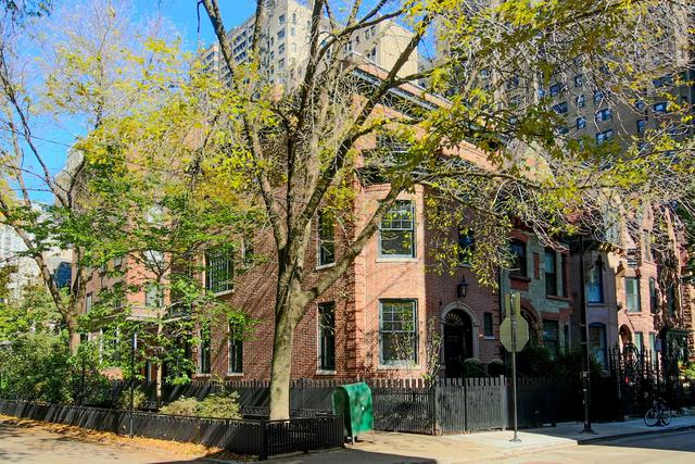 1401 N Astor St., Chicago, IL 60610