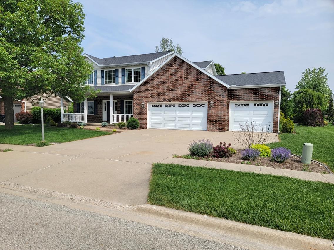 915 Wellington Dr., Washington, IL 61571