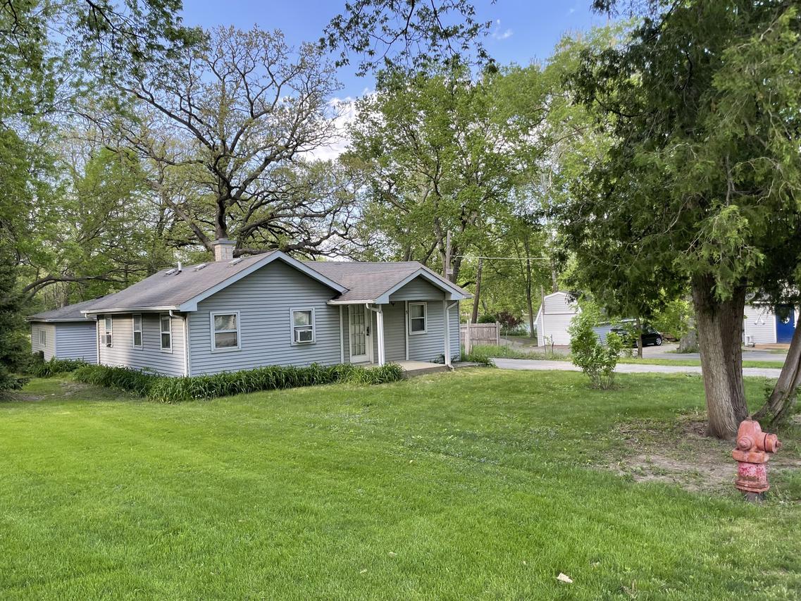 5 Lovedale Ln., North Aurora, IL 60542