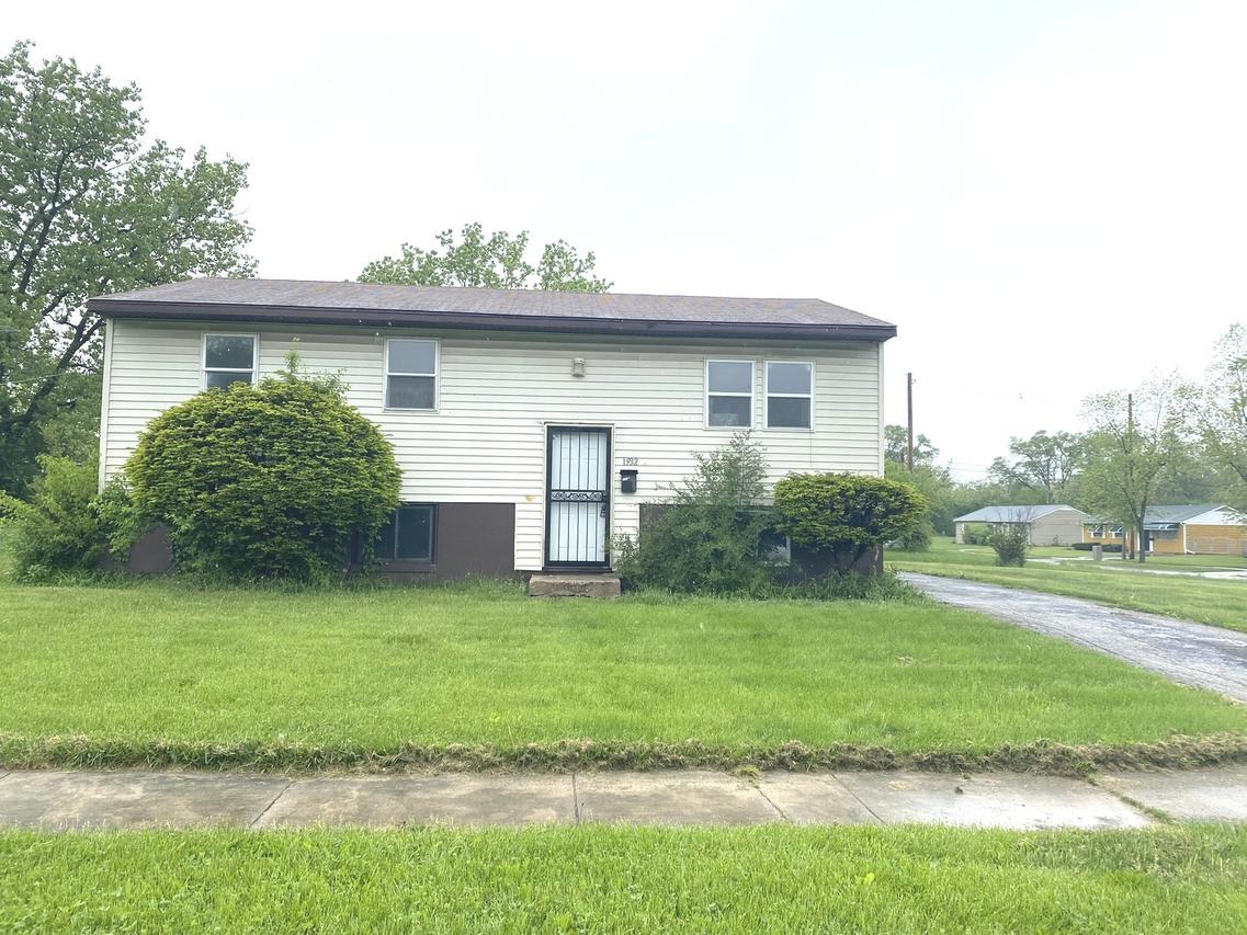 1932 Cambridge St., Chicago Heights, IL 60411