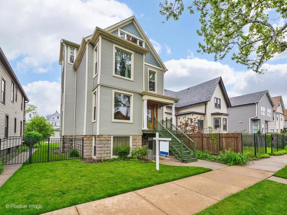 3130 N Sawyer Ave., Chicago, IL 60618