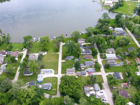 42022 N Pauline St., Antioch, IL 60002