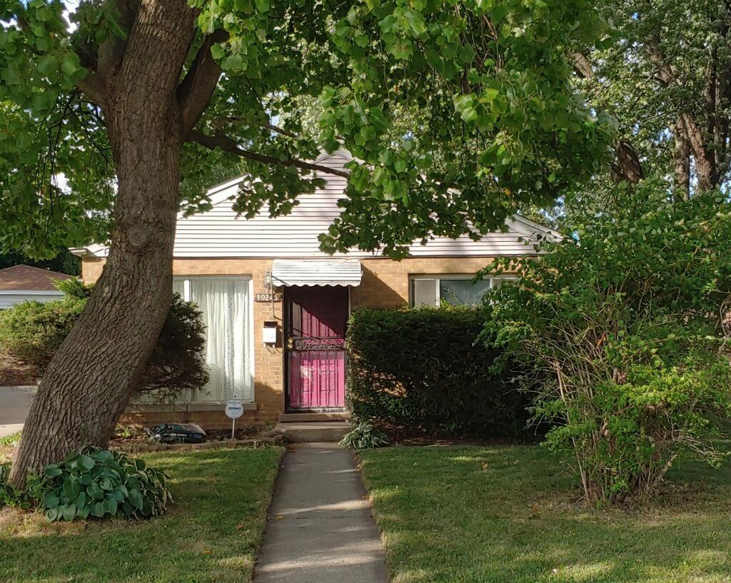 10245 S Van Vlissingen Rd., Chicago, IL 60617