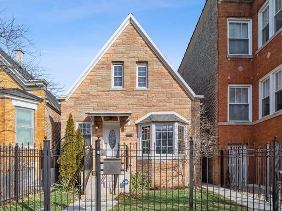 3436 W Evergreen Ave., Chicago, IL 60651