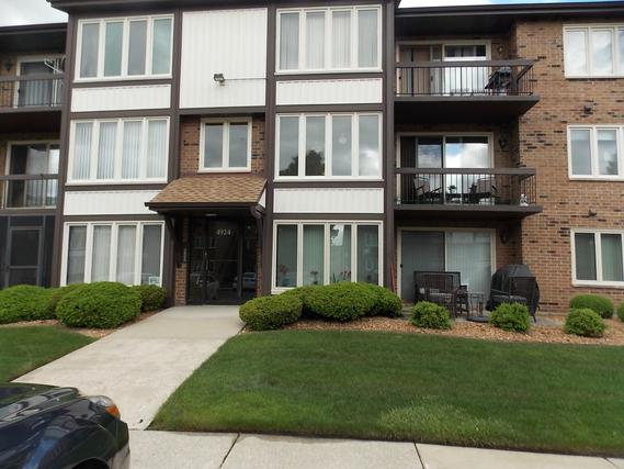 4924 Circle Ct. #404, Crestwood, IL 60418