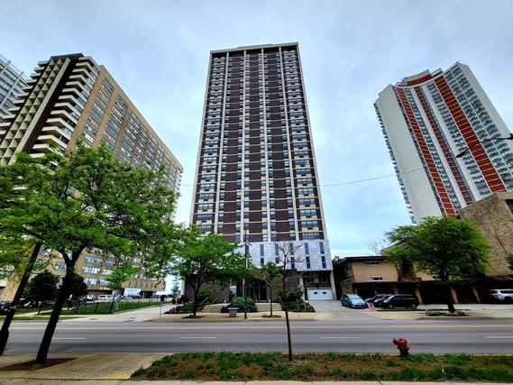 6145 N Sheridan Rd. #21C, Chicago, IL 60660