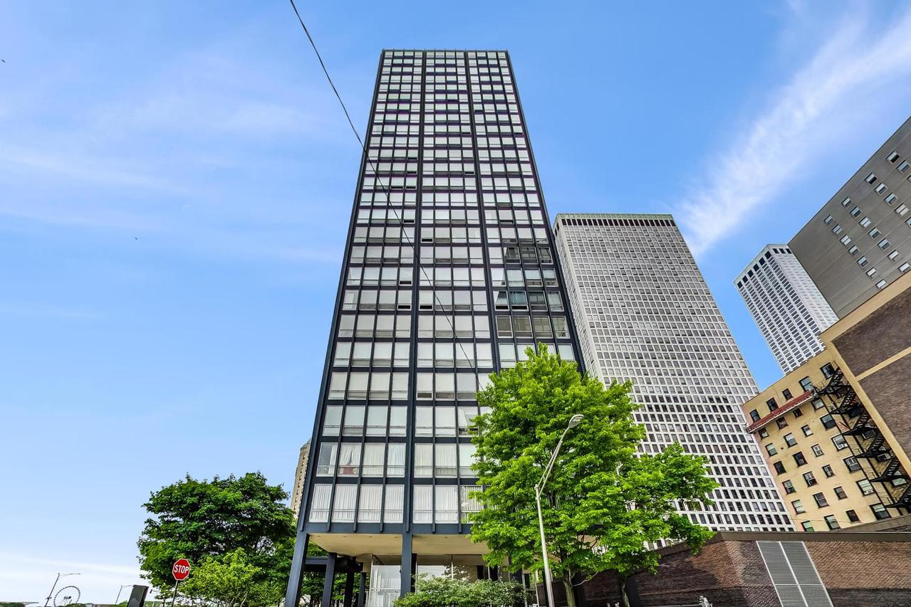 880 N Lake Shore Dr. #22A, Chicago, IL 60611