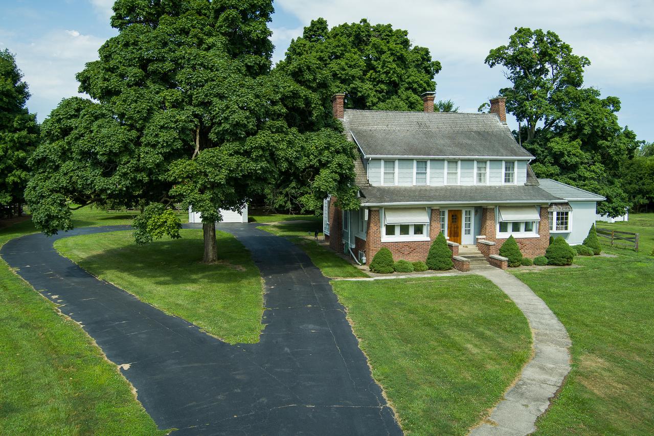 1205 S Madison St., Clinton, IL 61727