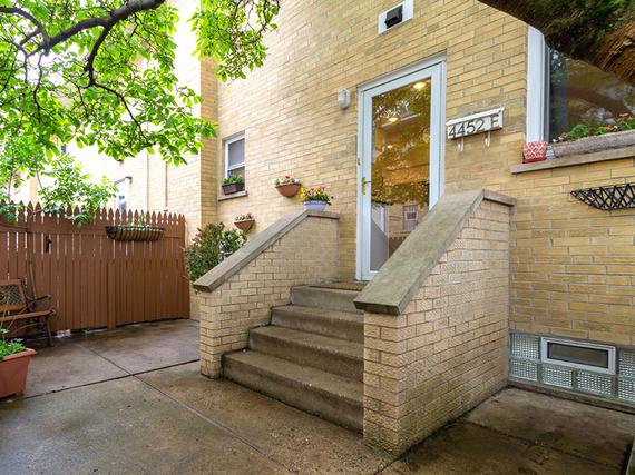 4452 W Dakin St. #E, Chicago, IL 60641